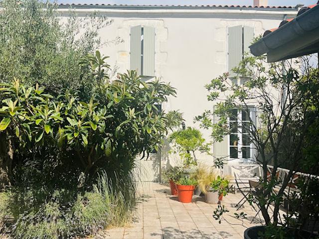 Vente Maison 7 pièces 208 m2 Saint Rogatien