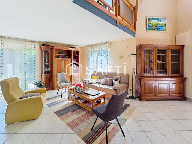 Vente Maison 7 pièces 208 m2 Vernantes