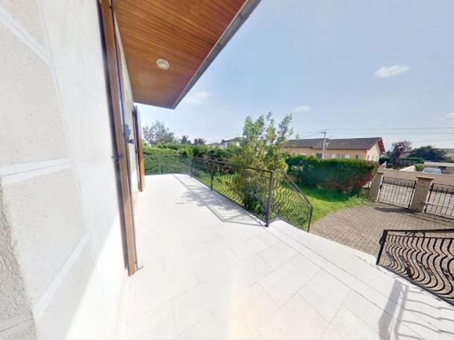 Vente Villa 7 pièces 209 m2 Meyzieu