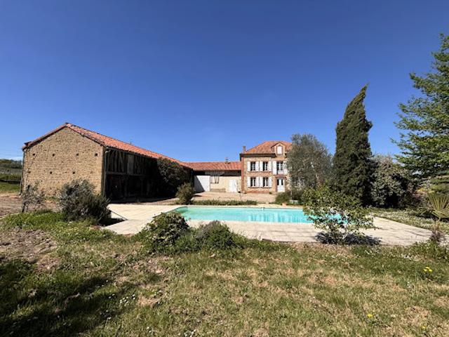 Vente Maison 7 pièces 209 m2 Riscle