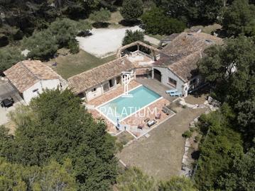 Vente Maison 7 pièces 209 m2 Ventabren