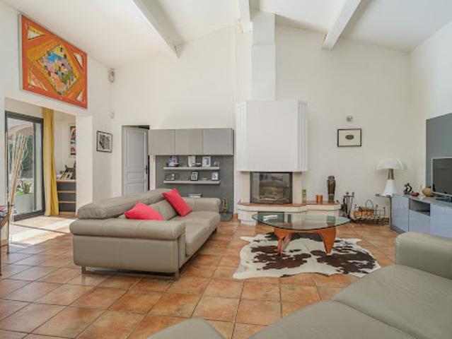 Vente Maison 7 pièces 200 m2 Marseille 12ème