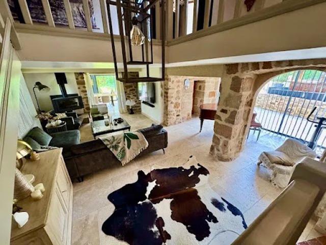 Vente Maison 7 pièces 200 m2 Figeac