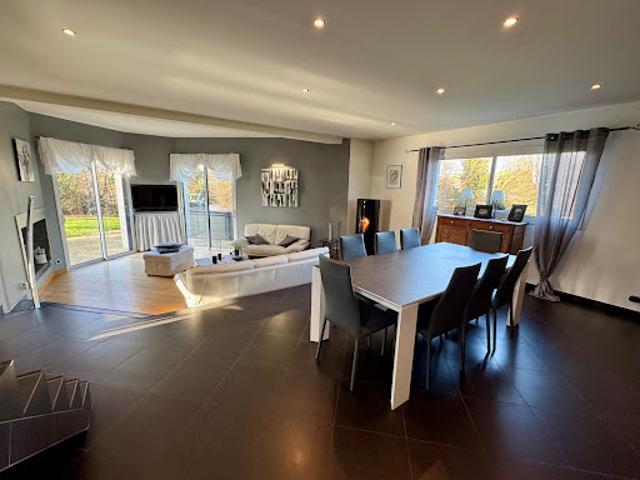 Vente Maison 7 pièces 180 m2 Saint Sauflieu
