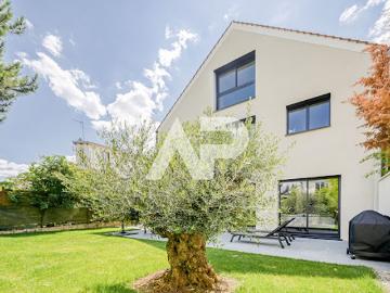 Vente Maison 7 pièces 200 m2 Sevres
