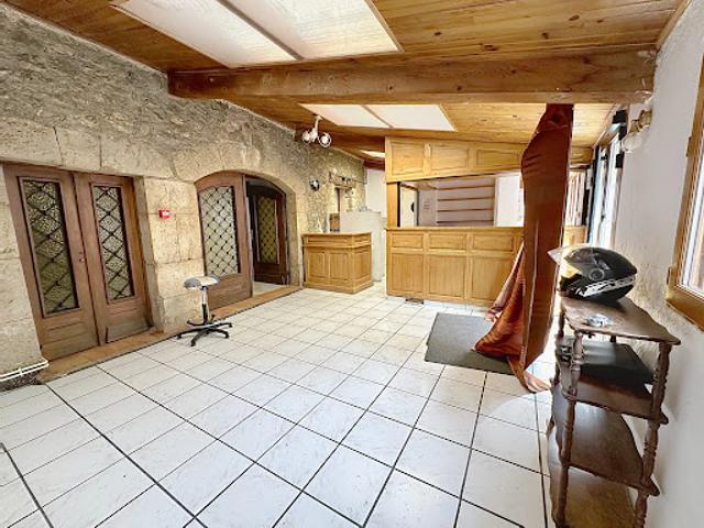 Vente Maison 7 pièces 200 m2 Soleilhas