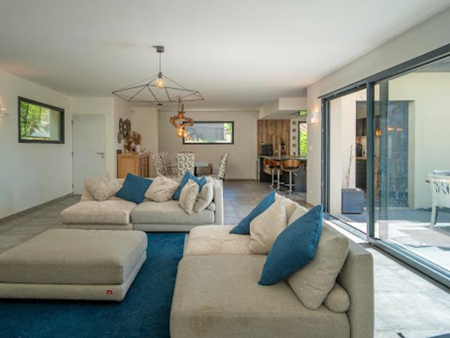 Vente Maison 7 pièces 201 m2 Miribel