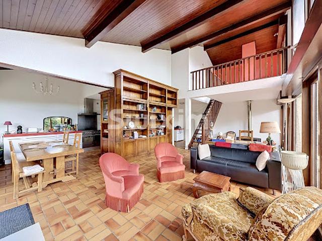 Vente Maison 7 pièces 201 m2 Ornex