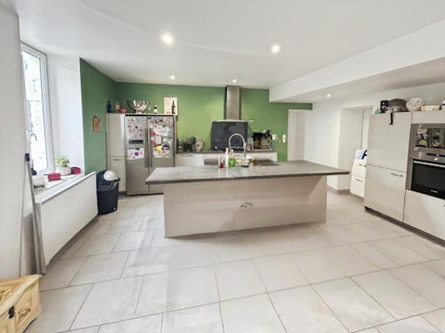 Vente Maison 7 pièces 201 m2 Sainte Colombe en Bruilhois