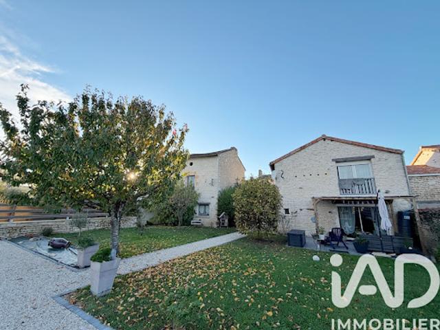 Vente Maison 7 pièces 202 m2 Neuville de Poitou