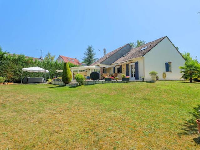 Vente Maison 7 pièces 202 m2 Lesigny