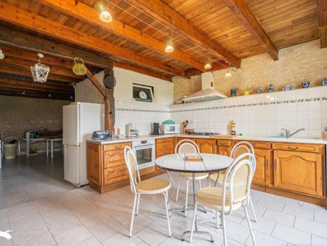 Vente Maison 7 pièces 203 m2 Barzan