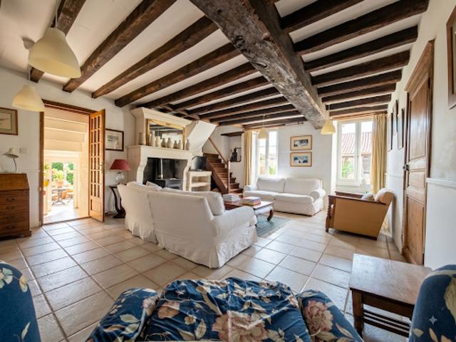 Vente Maison 7 pièces 203 m2 Etriac