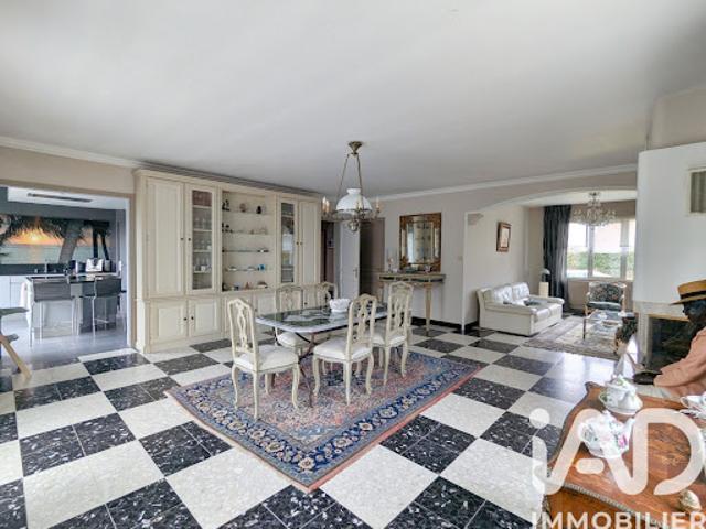 Vente Maison 7 pièces 203 m2 Emmerin