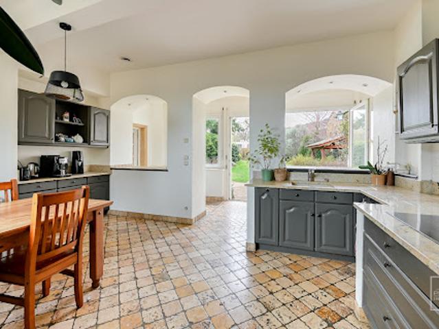 Vente Maison 7 pièces 214 m2 Saint Cyr au Mont d'Or