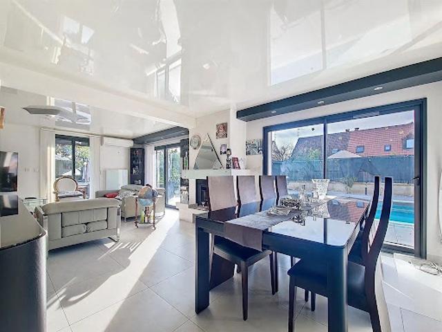 Vente Maison 7 pièces 214.46 m2 Chennevieres sur marne