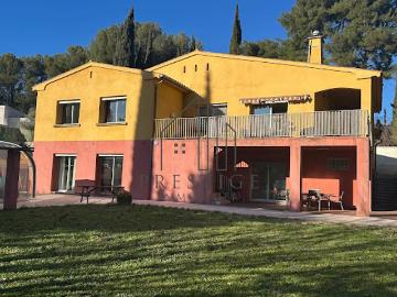 Vente Maison 7 pièces 215 m2 Aubagne