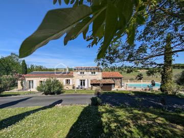 Vente Maison 7 pièces 215 m2 Villegouge