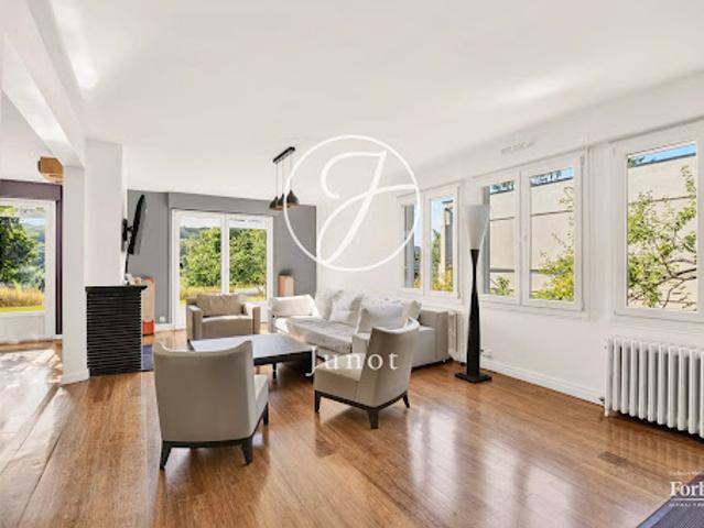 Vente Maison 7 pièces 215.1 m2 La Celle Saint Cloud