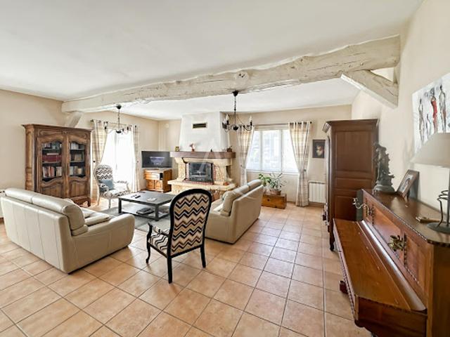 Vente Maison 7 pièces 215.99 m2 Etrépagny