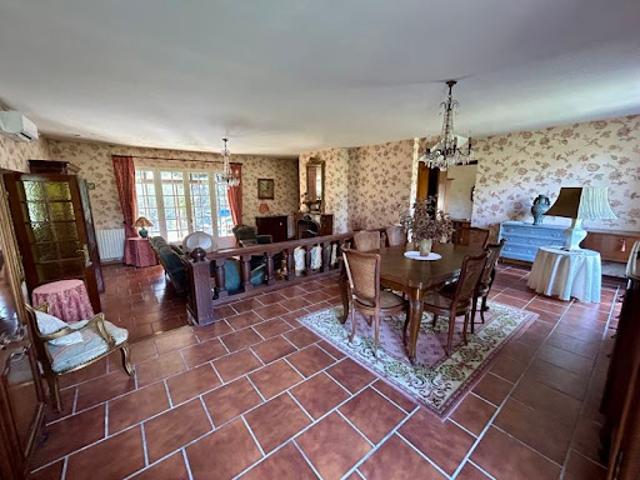 Vente Maison 7 pièces 216 m2 Villemoustaussou