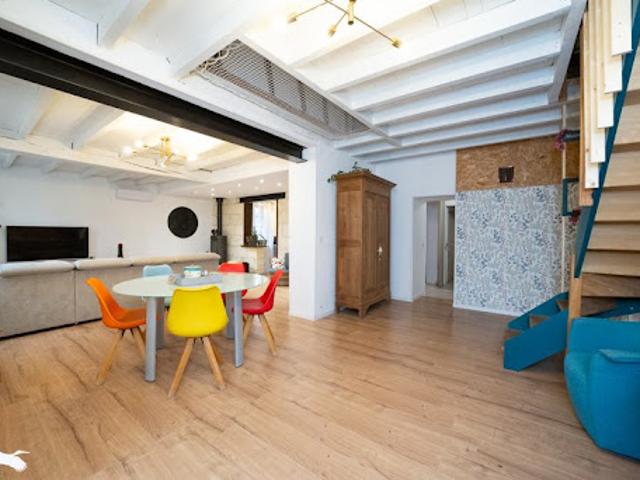 Vente Maison 7 pièces 217 m2 Cavignac