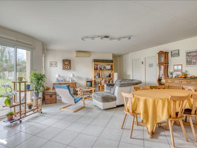Vente Maison 7 pièces 218 m2 Miramont de Guyenne
