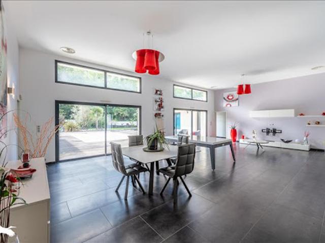 Vente Maison 7 pièces 218 m2 Castres Gironde