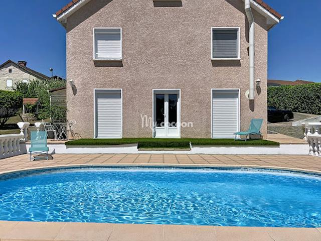 Vente Maison 7 pièces 218 m2 Saint Vulbas