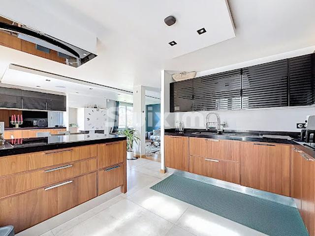 Vente Maison 7 pièces 219 m2 Ornex