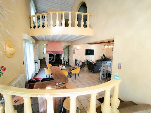 Vente Maison 7 pièces 219 m2 Forcé
