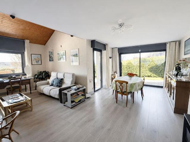 Vente Maison 7 pièces 219 m2 Villaz