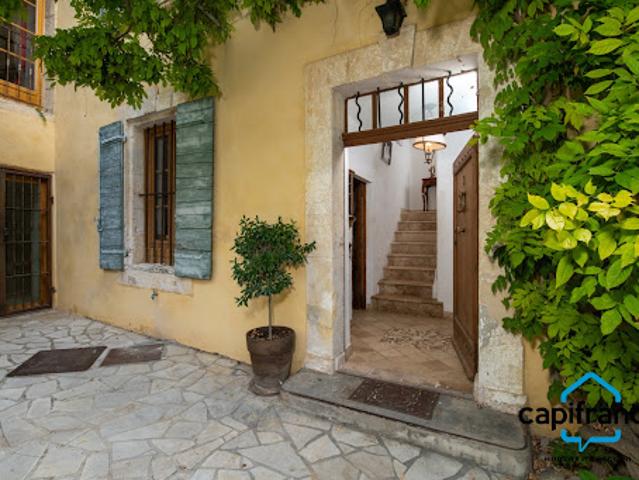 Vente Maison 7 pièces 210 m2 Mallemort