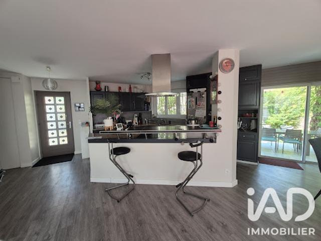 Vente Maison 7 pièces 210 m2 Montéléger
