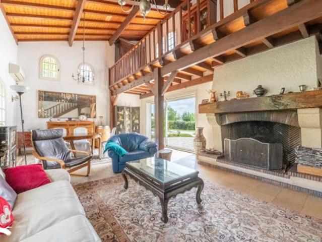 Vente Maison 7 pièces 210 m2 Artigues près Bordeaux