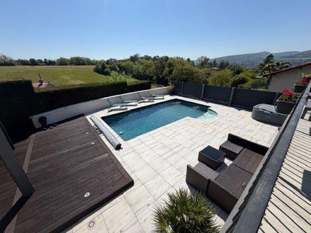 Vente Maison 7 pièces 210 m2 Genay