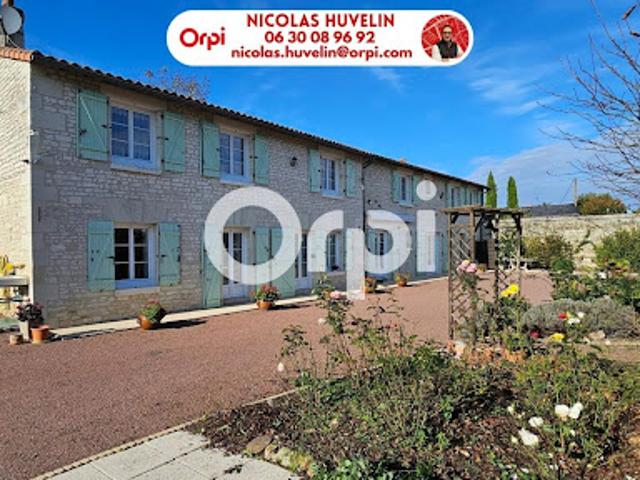 Vente Maison 7 pièces 210 m2 La Roche Rigault