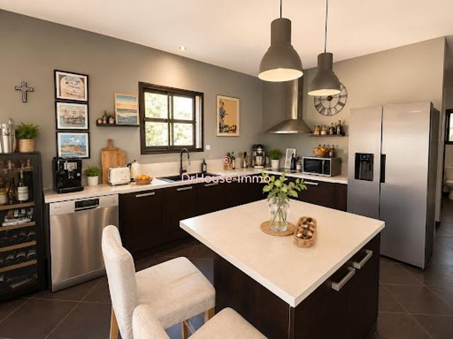 Vente Maison 7 pièces 210 m2 Pezens