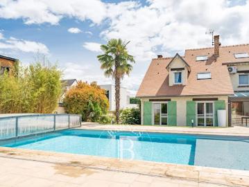 Vente Maison 7 pièces 211 m2 Montesson