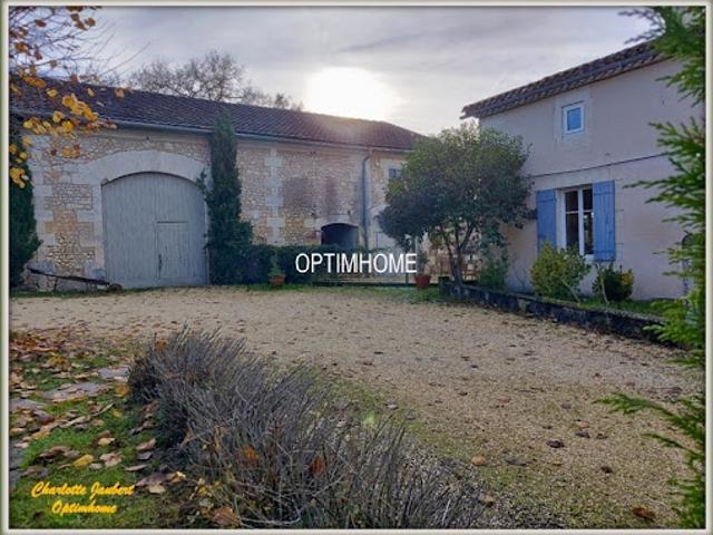 Vente Maison 7 pièces 211 m2 Aubeterre sur Dronne