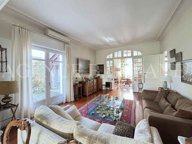 Vente Maison 7 pièces 211 m2 Bordeaux