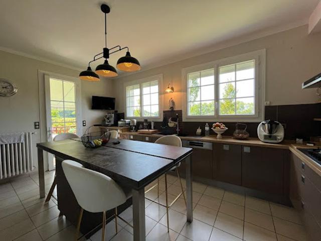 Vente Maison 7 pièces 211 m2 Castelsarrasin