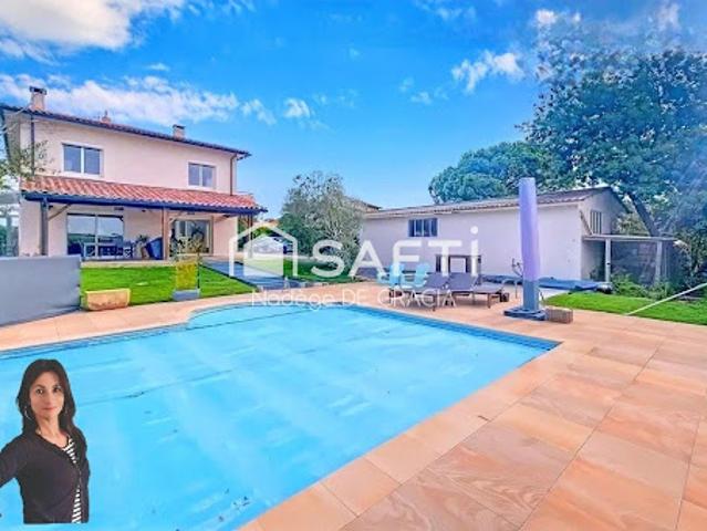 Vente Maison 7 pièces 211 m2 Escalquens