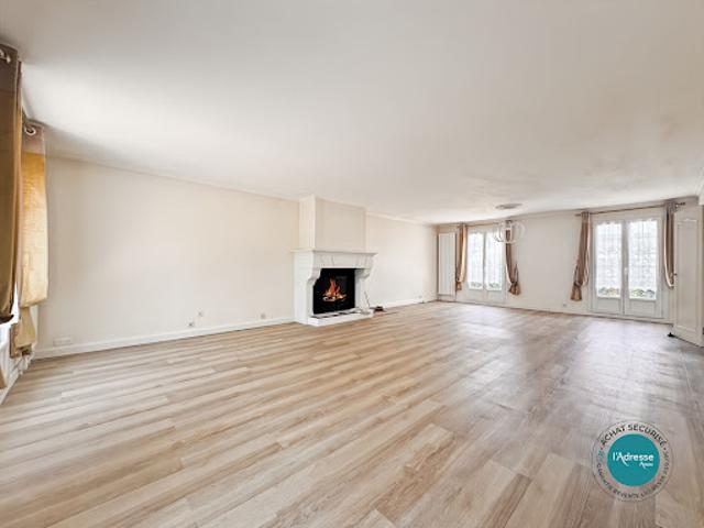 Vente Maison 7 pièces 212 m2 Mennecy