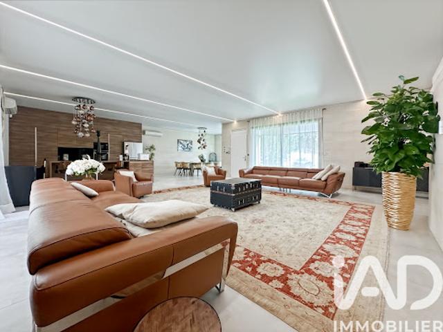 Vente Maison 7 pièces 212 m2 Chelles