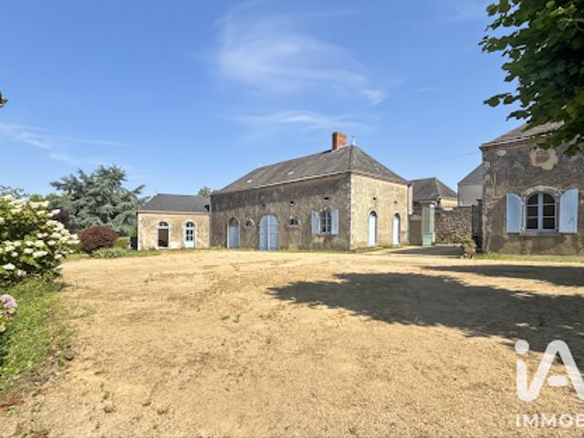 Vente Maison 7 pièces 212 m2 Sainte Suzanne