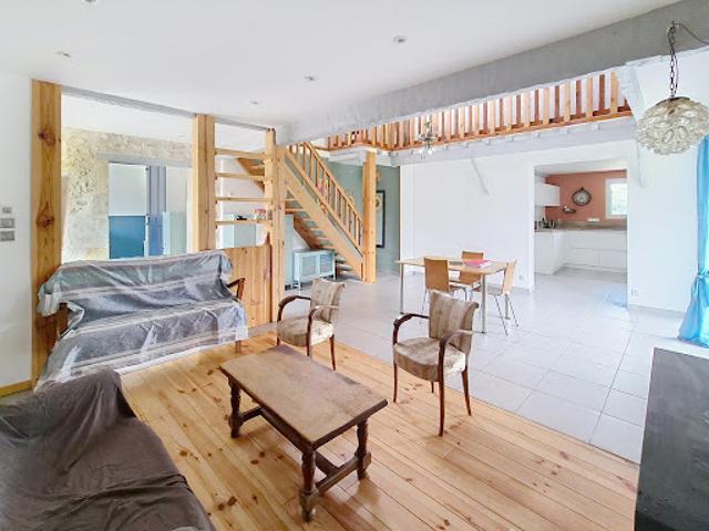 Vente Maison 7 pièces 212 m2 Valeyrac