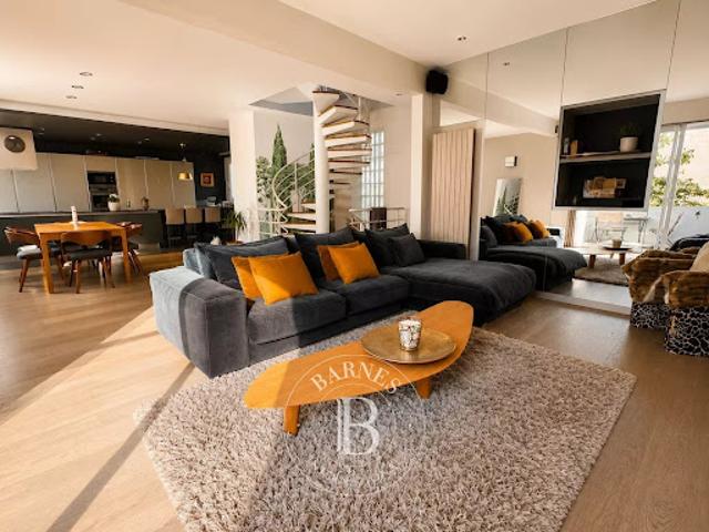 Vente Maison 7 pièces 212.1 m2 Suresnes