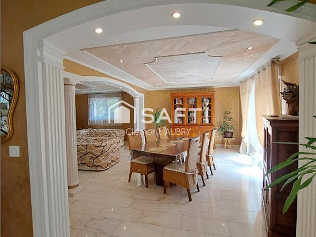 Vente Maison 7 pièces 213 m2 Le Genest Saint Isle