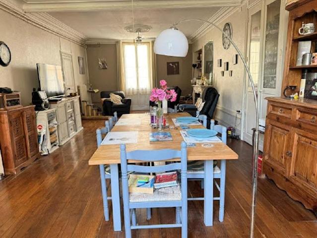 Vente Maison 7 pièces 224 m2 Aigre